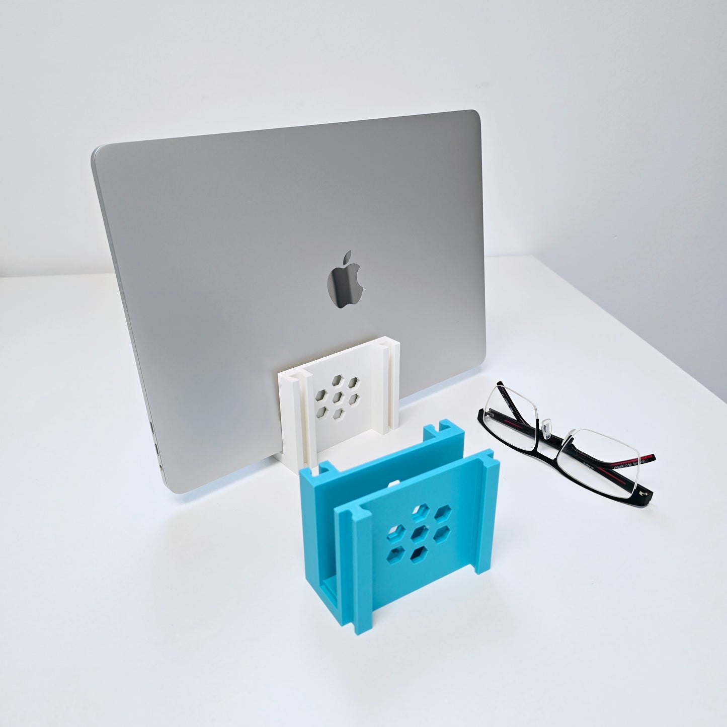 Cascade Desk Holder for MacBooks