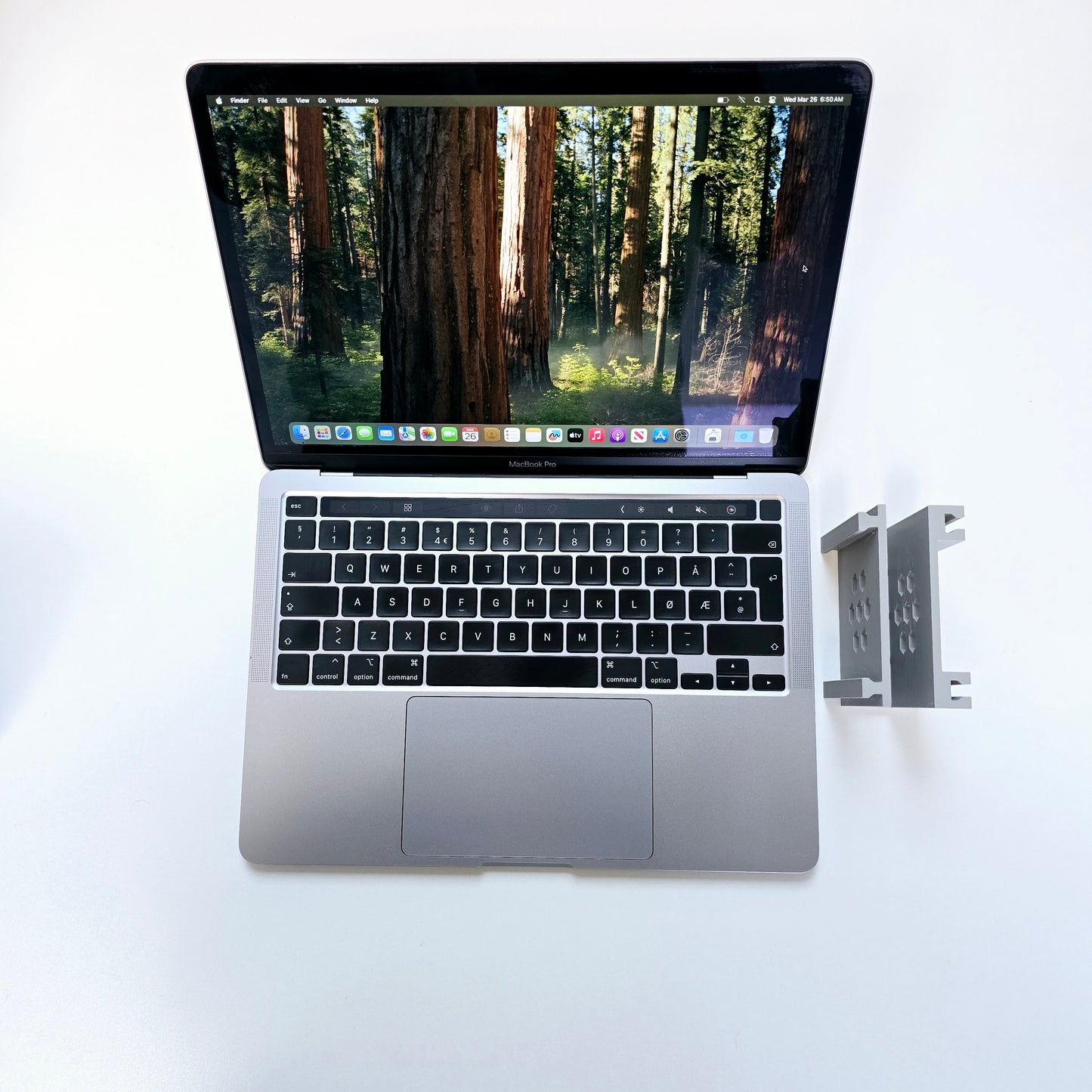 MacBook Pro - 13.3" - Quad Core Intel Core i5 - 1.4Ghz - 8GB RAM - 256GB SSD - TouchBar, Retina Display