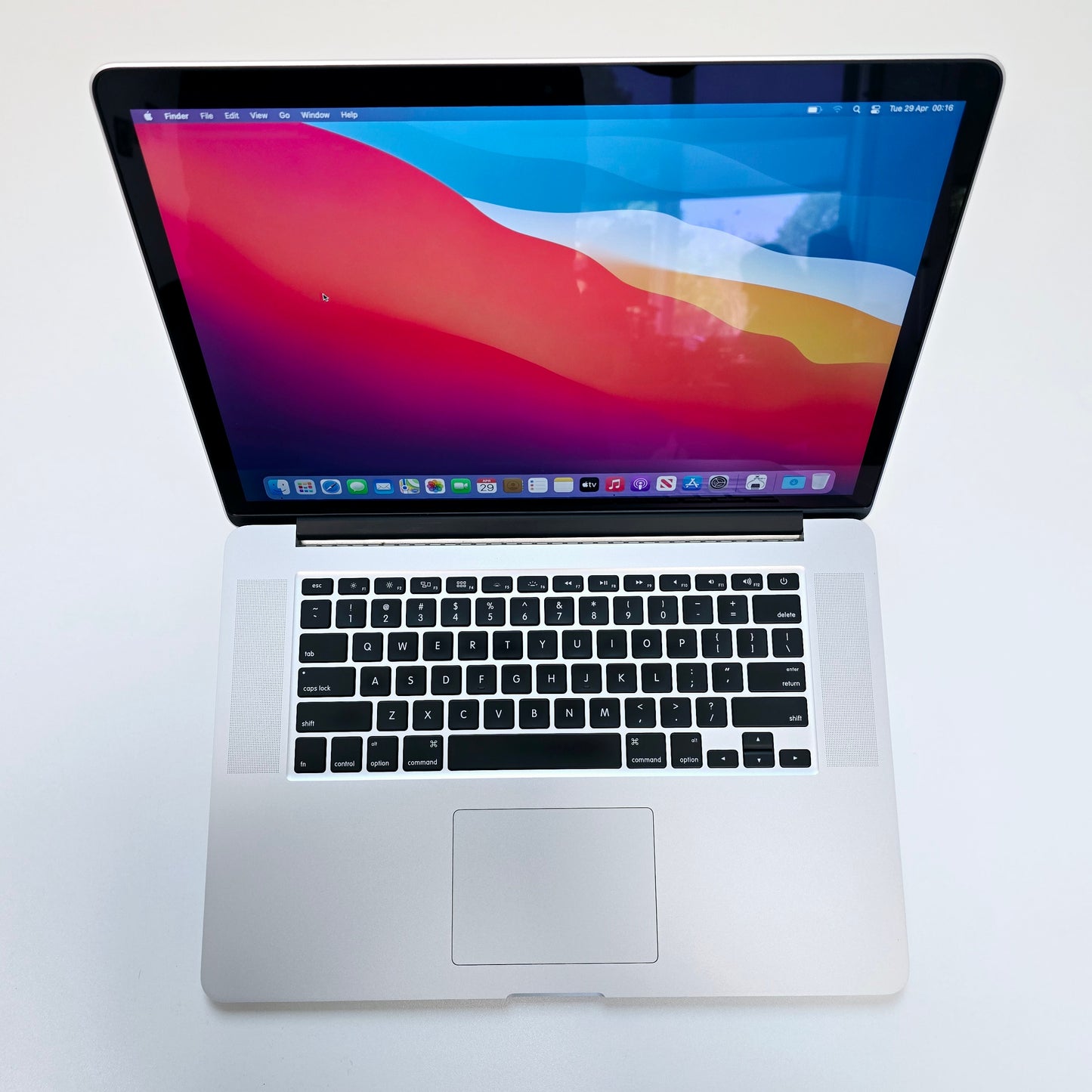 MacBook Pro - 15.4" - Intel Core i7 - 2.0Ghz+ - 16GB RAM - 500GB SSD - Retina Display
