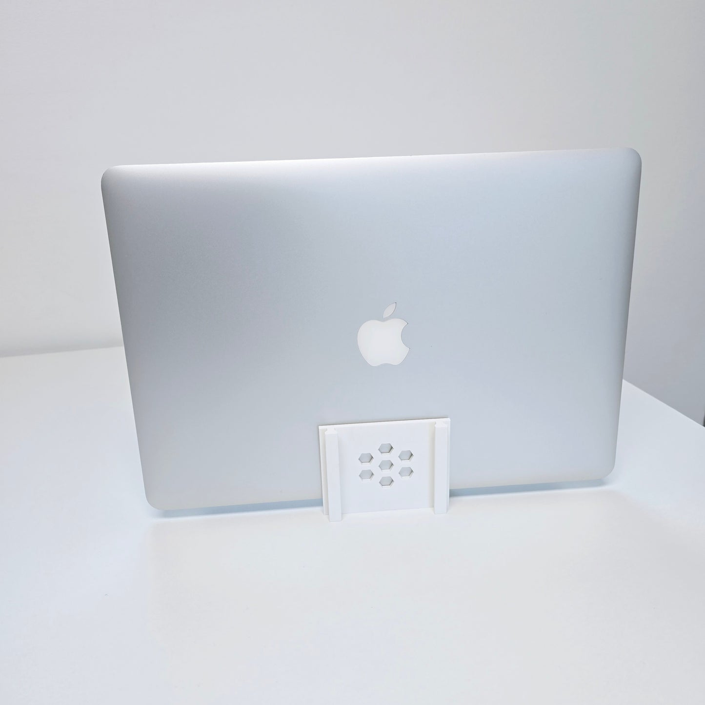 MacBook Pro - 15.4" - Intel Core i7 - 2.0Ghz+ - 16GB RAM - 500GB SSD - Retina Display