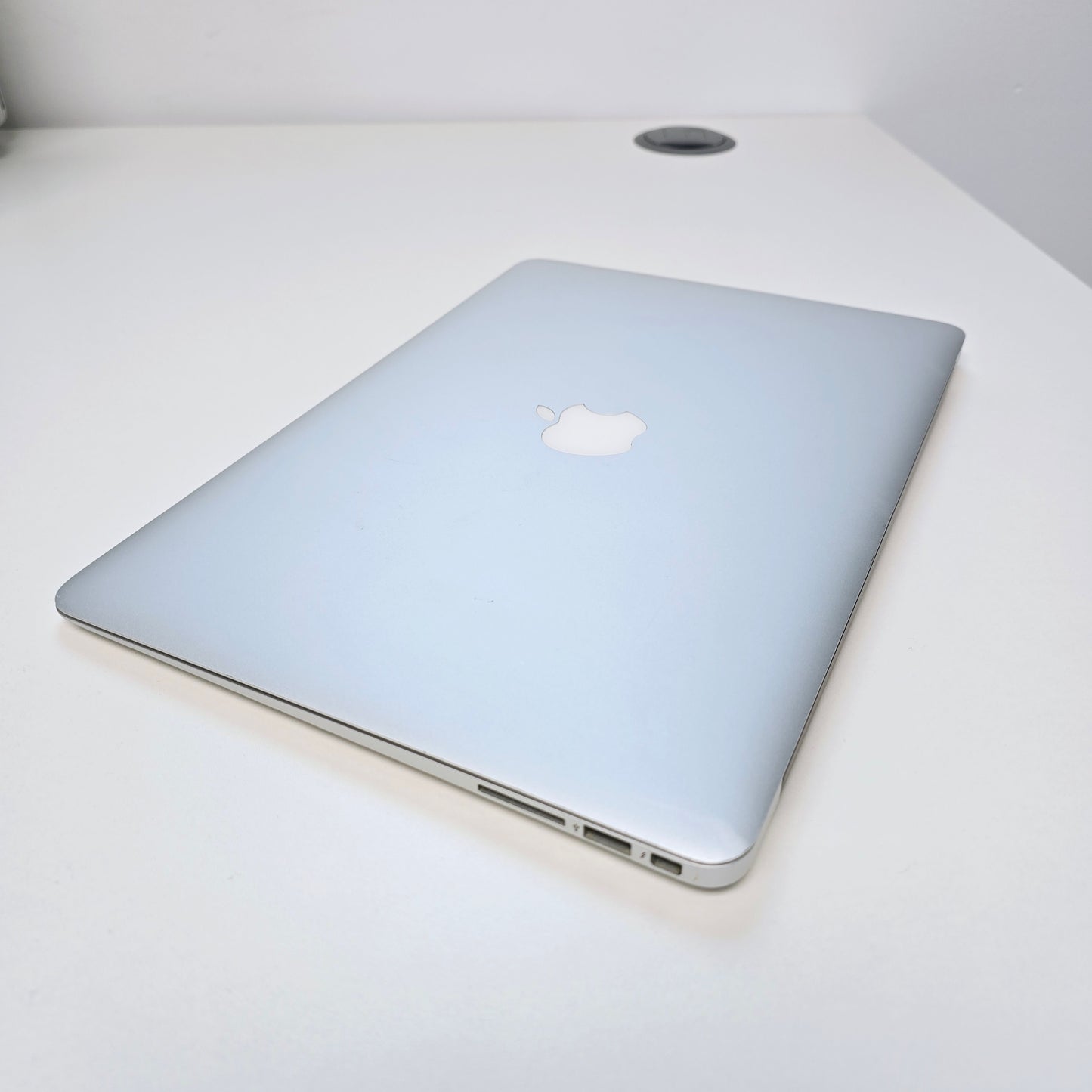 MacBook Air - Code : CR146A