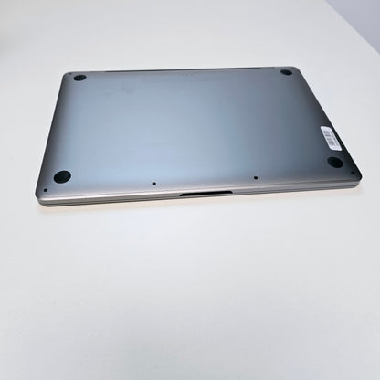 MacBook Pro - 13.3" - Quad Core Intel Core i5 - 1.4Ghz - 8GB RAM - 256GB SSD - TouchBar, Retina Display