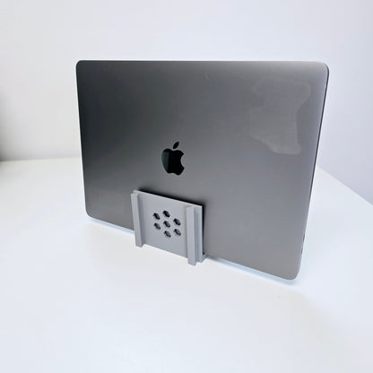 MacBook Pro - 13.3" - Quad Core Intel Core i5 - 1.4Ghz - 8GB RAM - 256GB SSD - TouchBar, Retina Display