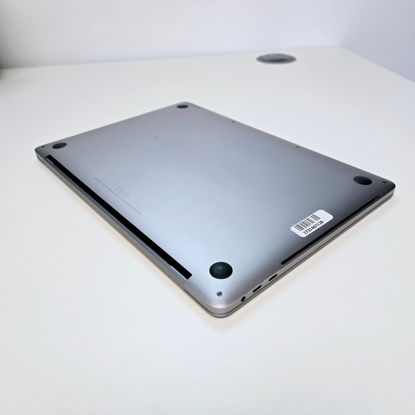 MacBook Pro 13" | 2018 | Intel i5-2.4GHz | RAM 8GB | SSD 250 GB | Sliver | Good QWERTY - ENGLISH