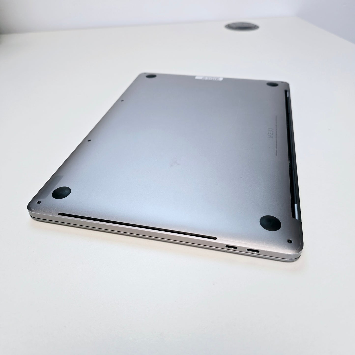 MacBook Pro 13" | 2018 | Intel i5-2.4GHz | RAM 8GB | SSD 250 GB | Sliver | Good QWERTY - ENGLISH