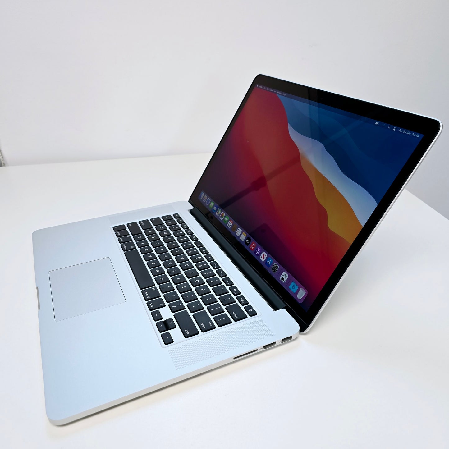 MacBook Pro [15" | 2013 | Intel i7-2.6GHz | RAM 16GB | SSD 500 GB | Silver | Excellent] QWERTY - ENGLISH