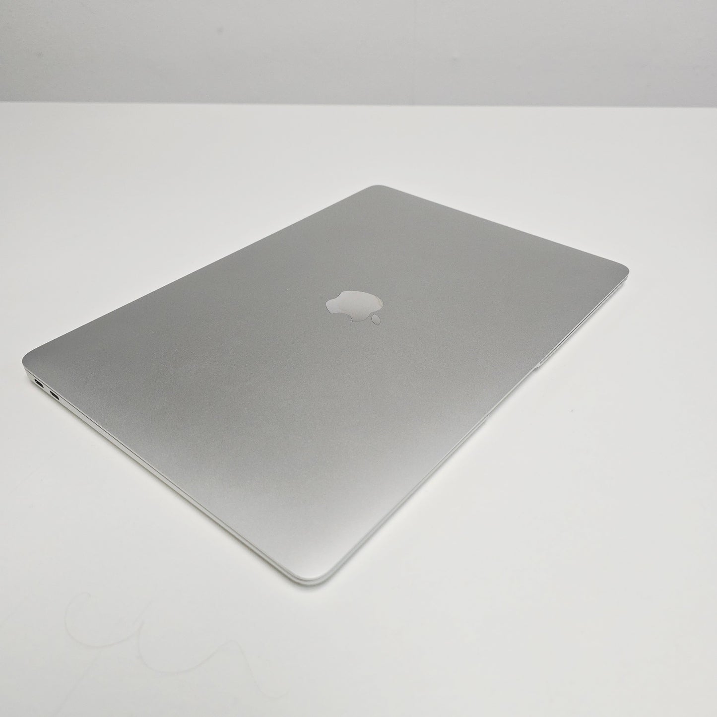 MacBook Air [13" | 2019 | Intel i5-1.6GHz | RAM 8GB | SSD 250 GB | Silver | Fair] QWERTY - ENGLISH