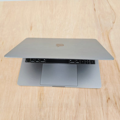 MacBook Pro 13" | 2018/2019 | Intel i7 | 2.7GHz| RAM 16GB | SSD 1000 GB |  Excellent  | QWERTY - ENGLISH